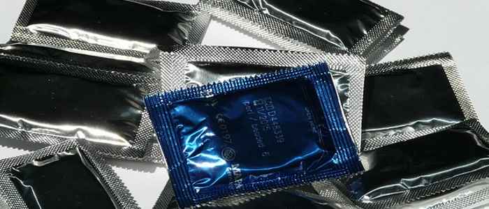 Mögliche Anzeichen für Untreue beim Mann: Kondome